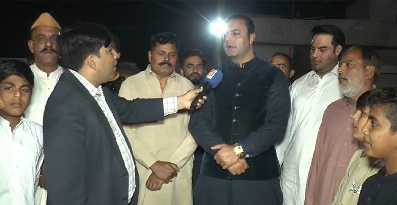 Mian Salahudin Bashir organized an Iftar party